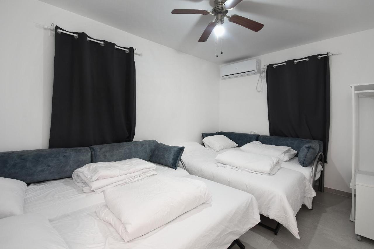 Levication 3 Bedroom Lakefront Appartement *